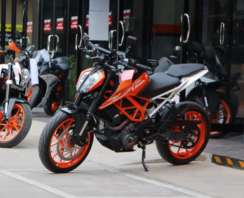 KTM Duke, naked 125cc motorcycle reference