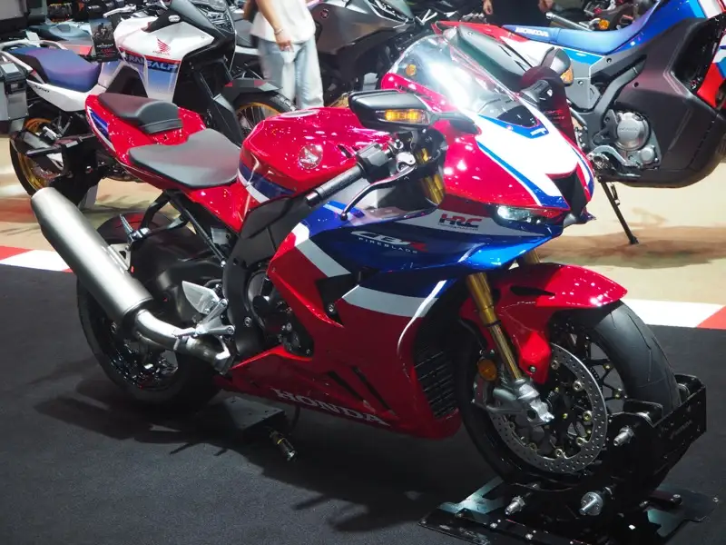 Honda CBR1000RR-R Fireblade SP, hyper-sportive japonaise